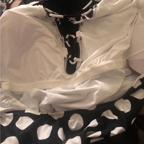 NWT. La Blanca Dot Dot Goose Laceup Swimsuit. 22W. - Picture 7 of 8